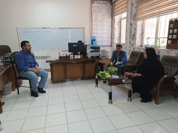 برگزاری جشنوارهٔ کاهو و سکنجبین در دبستان پسرانهٔ پاسداران یزد