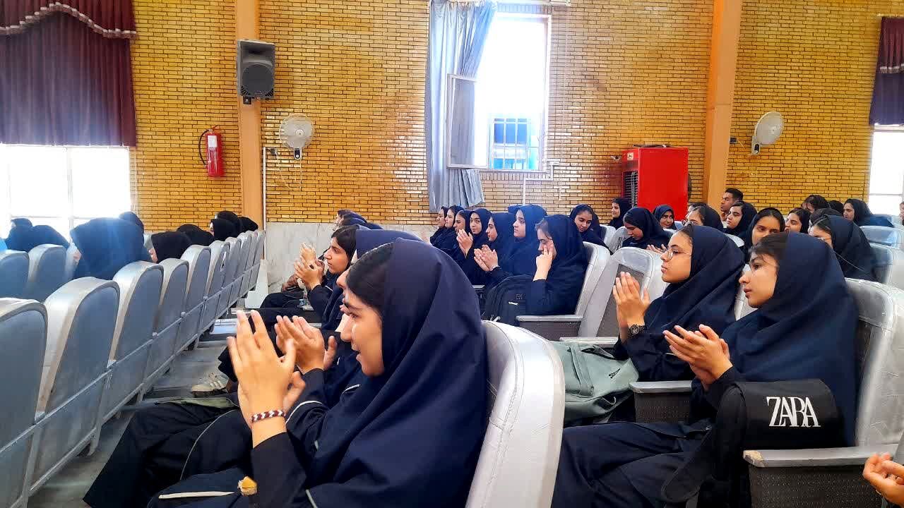 تقدیر از برگزیدگان جشنواره امید فردا