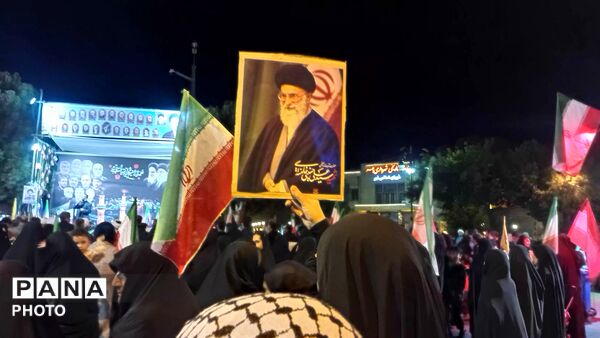 هم‌نوایی فرهنگیان و دانش‌آموزان اهر در سوگواره شبانه رهبر شهید