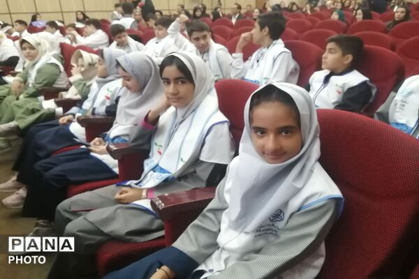 تقدیر از برگزیدگان پویش «سفیران سلامت» در آیینی نمادین با حضور مسئولان وزارتی