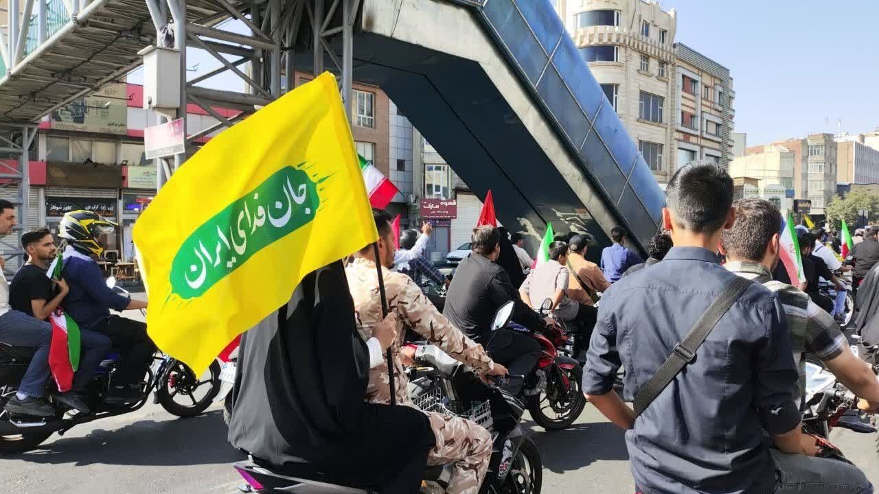 رزمایش اقتدار موتورسواران جان‌فدا در تهران