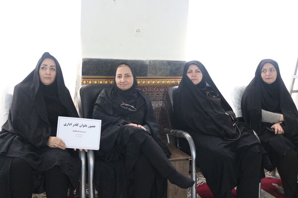 برپایی سفره نذری حضرت فاطمه (س) در مسجد چهارده معصوم (ع) اردبیل