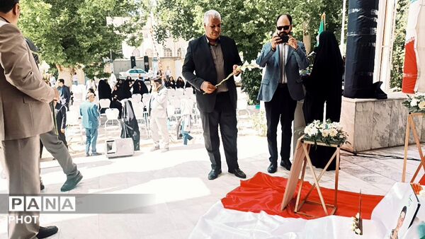 مراسم بیعت با معلمان شهید