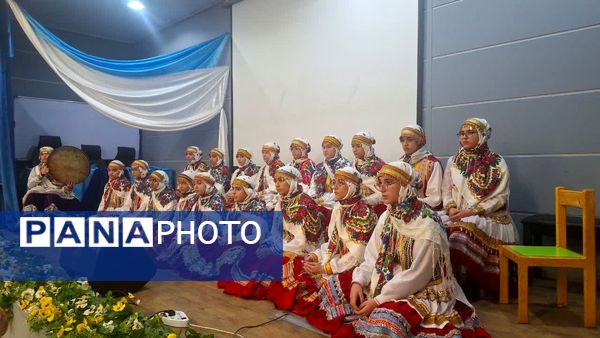 چهل و سومین جشنواره فرهنگی هنری فردا در دبستان آرمینه مصلی نژاد ناحیه۶ 