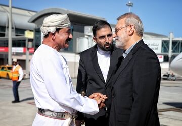 استقبال وزیر دفتر سلطنتی عمان از دبیر شورای عالی امنیت ملی ایران 