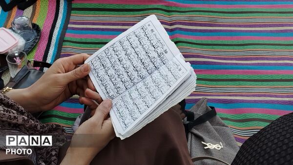 زمزمه دعای عرفه در جوار پنج شهید گمنام بلوار گلها نیشابور 