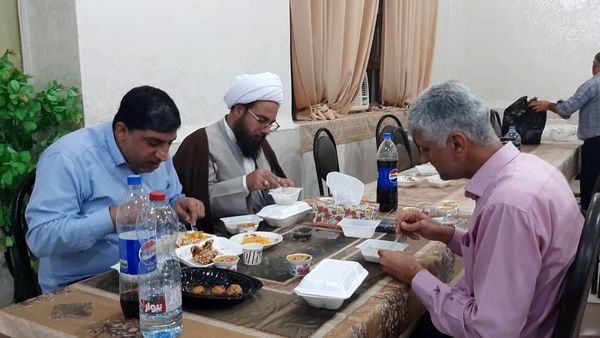 ضیافت افطاری با حضور مدیران مدارس پارسیان