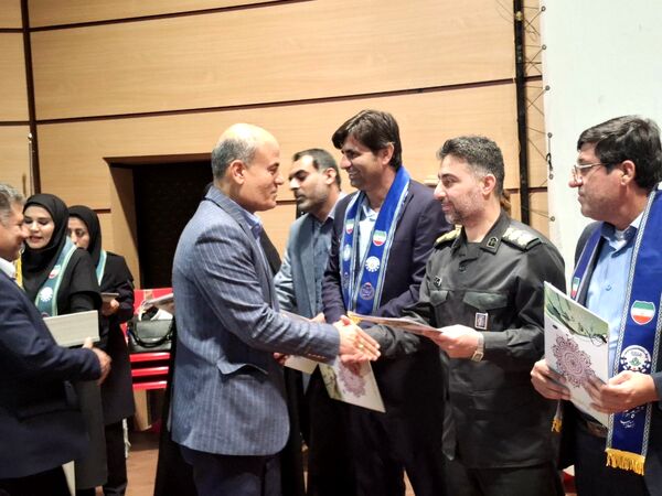 همایش تجلیل از مربیان و دانش‌آموزان پیشتاز برتر شهرستان جم 