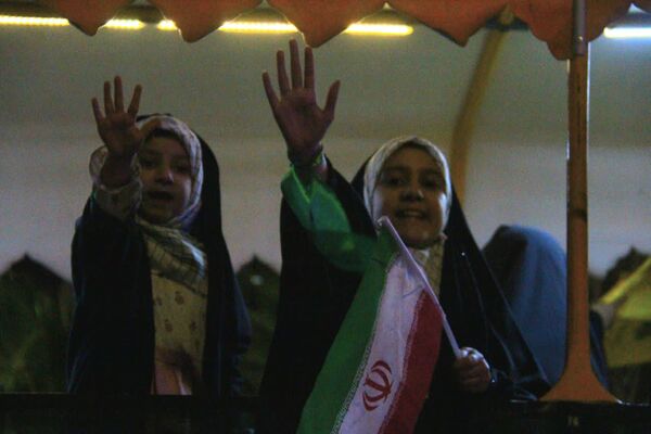 نورافشانی و گلبانگ الله اکبر در یزد، جلوه‌ای از جشن سالگرد پیروزی انقلاب