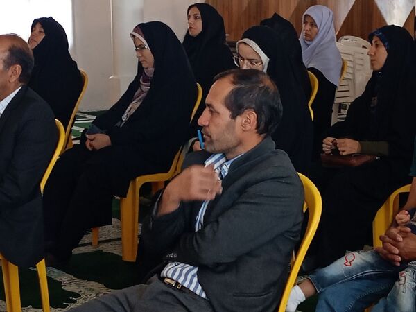 جلسه هدایت تحصیلی ویژه اولیای دانش آموزان پایه نهم دبیرستان میثاق 