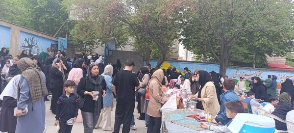 برپایی بازارچه در  دبستان امام جعفر صادق (ع) آشخانه
