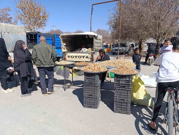بازار شهر سفیددشت در آستانه عید نوروز