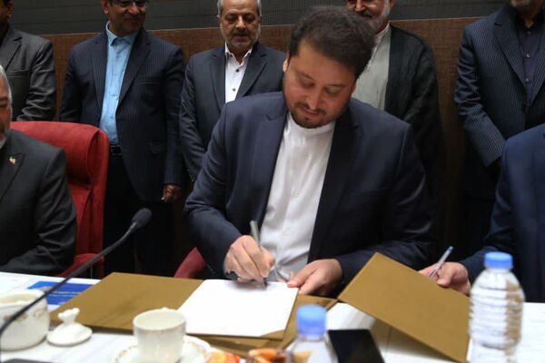 نشست مشترک اعضای شورا و روسای ادارات آموزش و پرورش در استانداری خراسان‌رضوی 