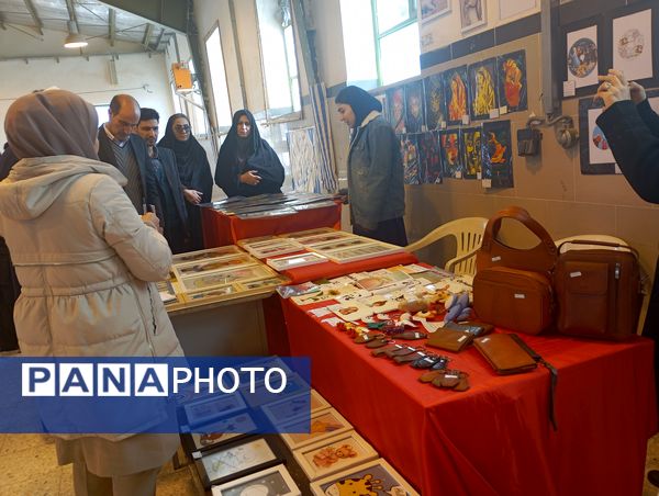 افتتاح نمایشگاه آثار هنری دانش‌آموزان دبیرستان‌های تیتکانلو و مایوان