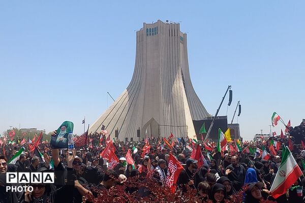 وداع مردم ایران با رهبر شهید