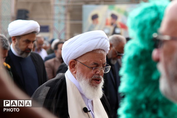 برپایی باشکوه نماز عید فطر در یزد
