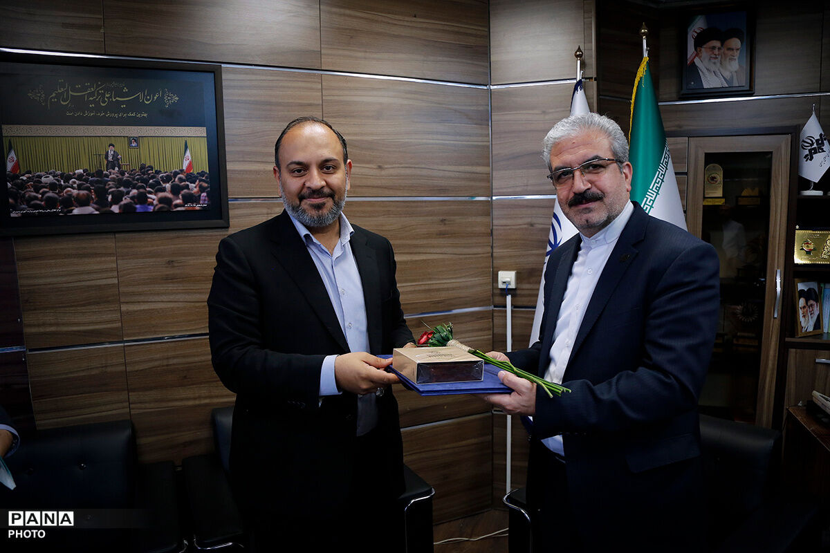 بازدید معاون پرورشی و فرهنگی از مرکز اطلاع‌رسانی و روابط عمومی وزارت آموزش و پرورش