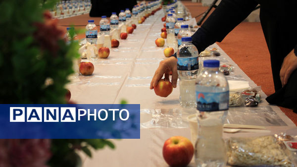 همایش 1100 نفری روزه اولی‌ها در حرم حضرت معصومه(س)