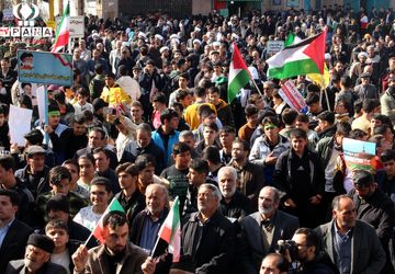 حضور پرشور دانش‌آموزان اردبیلی در راهپیمایی روز ۱۳ آبان ماه 