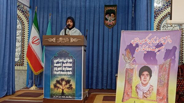 نماز جمعه با حضور دانش‌آموزان فعال بسیجی شهر بن