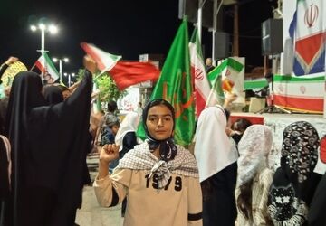 معمولانی ها خستگی نمی شناسند،همچنان لبیک گویان در خیابان در شصت و هشتمین قرار شبانه خود