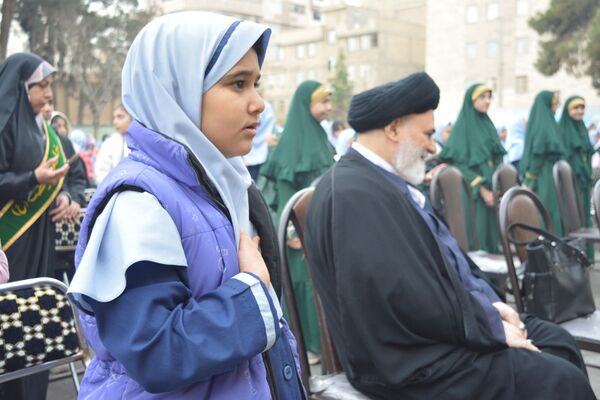 حضور خادمان رضوی در مدرسه قدر بهارستان‌دو