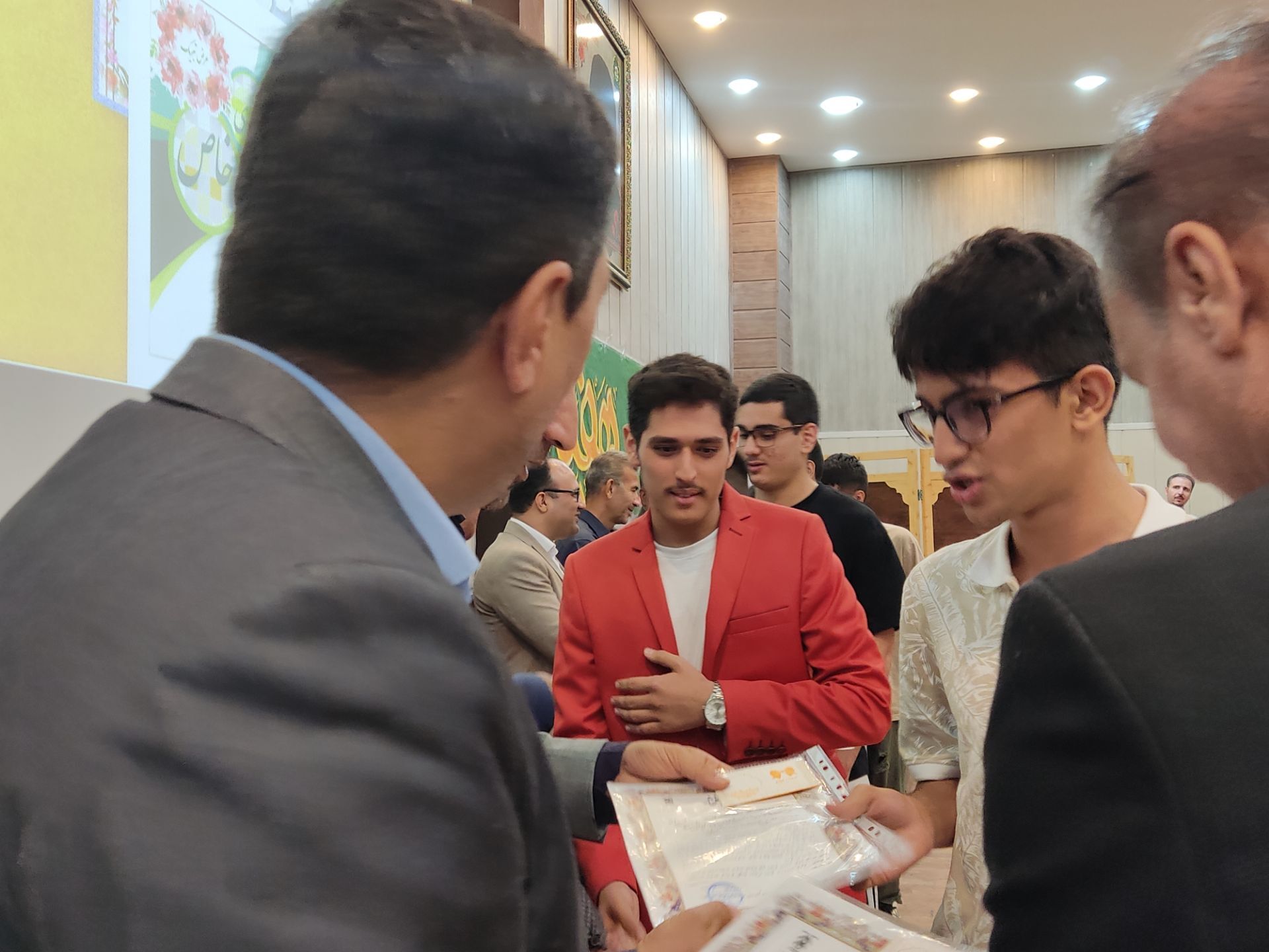 جشن ستارگان دبیرستان هیأت امنایی توحید دوره اول