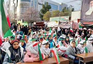 حماسه افرینی مردم شهرستان شیروان در اربعین رهبر شهید و شهدای مدرسه‌ی‌ میناب