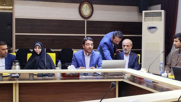 نشست هم‌اندیشی اساتید قرآنی با مسئولان وزارت آموزش و پرورش در تبریز