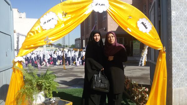جشن روز معلم در دبستان عذرا پورشهریاری با برنامه های ویژه برگزار شد