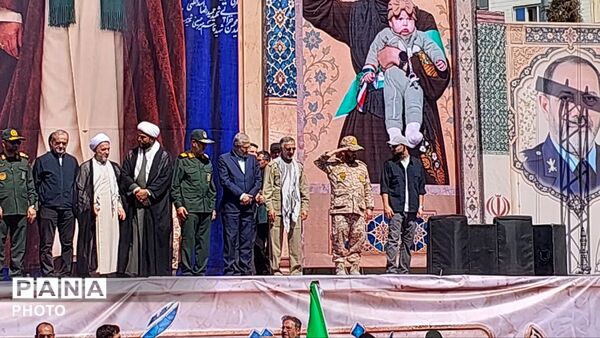 حضور اقشار مختلف مردم و مسئولین در رزمایش ۳۱۳ هزار نفری جان فدایان ایران 
