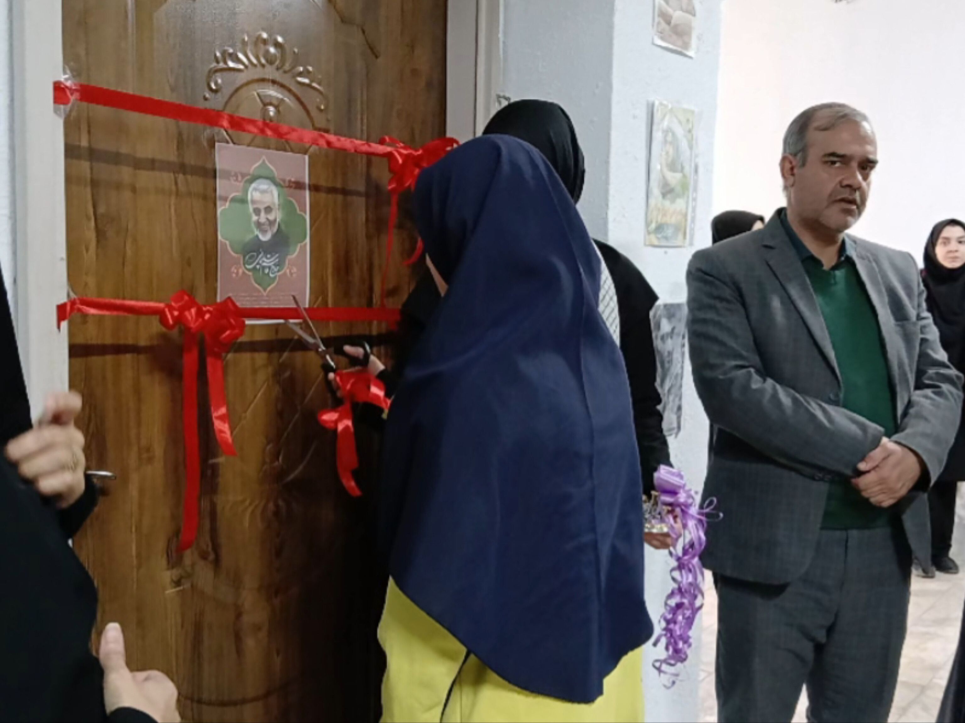 افتتاحیه سالن مطالعه شهید سردار سلیمانی در دبیرستان آزرم ناحیه یک مشهد