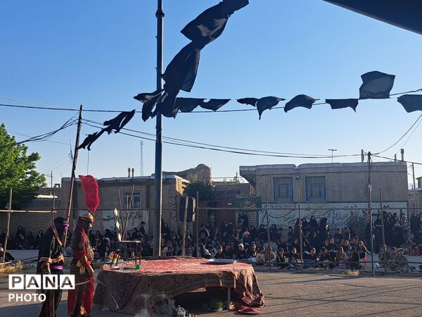 برگزاری مراسم تعزیه در روستای دهنو آورزمان با حضور اهالی منطقه