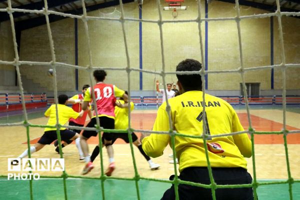 آغاز اردوی انتخابی تیم ملی هندبال دانش‌آموزی پسران در اصفهان