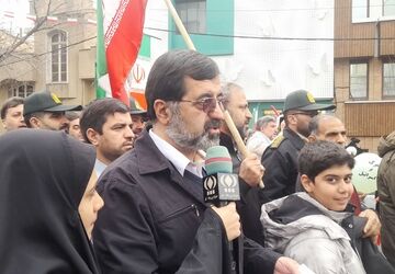 شکوه حضور دانش آموزان در راهپیمایی 22 بهمن