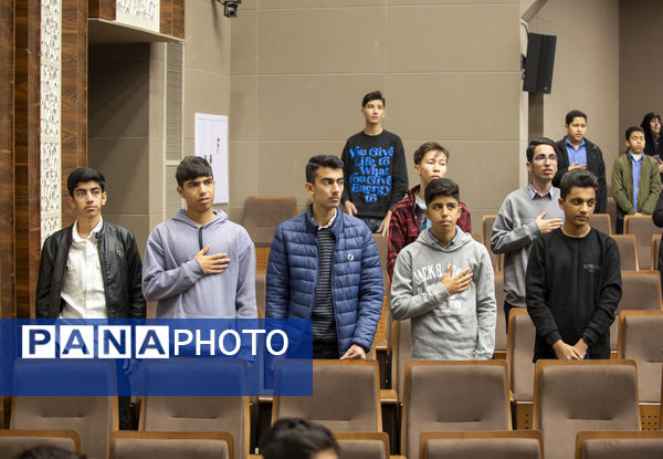 آیین تقدیر از دانش‌آموزان برگزیده در مسابقات فرهنگی هنری استان قم