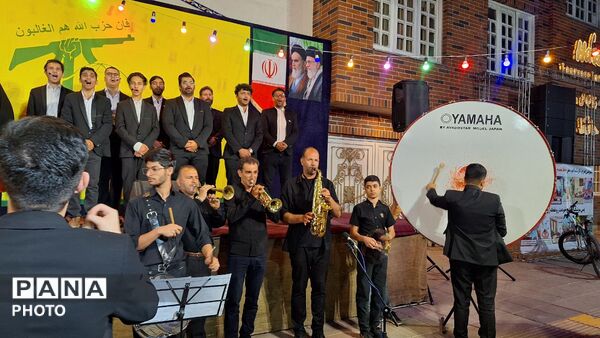 طنین سرود در تجمع احمدآباد