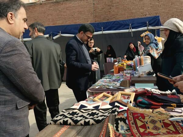برگزاری اختتامیه جشنواره و نمایشگاه یلدایی کانون فرهنگی‌تربیتی روح‌الله در منطقه ۵