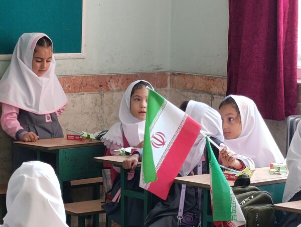 جشن شکوفه‌ها در ملکان؛ استقبال گرم از نوگلان دبستانی