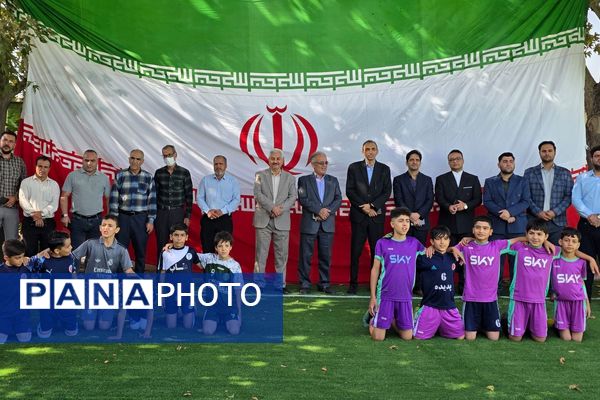 آیین افتتاحیه زمین چمن مصنوعی دبستان اسماعیل سامنی ناحیه ۲ بهارستان
