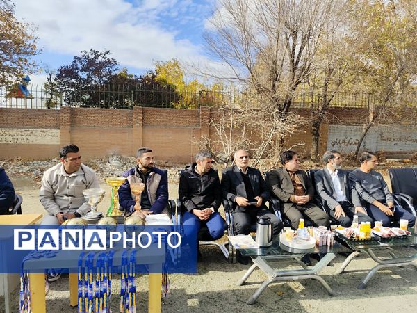 رقابت هیجان‌انگیز فوتبال دانش‌آموزی منطقه ۵ به پایان رسید