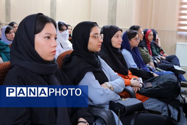 همایش انتخاب رشته کنکور در شهرستان پاکدشت 