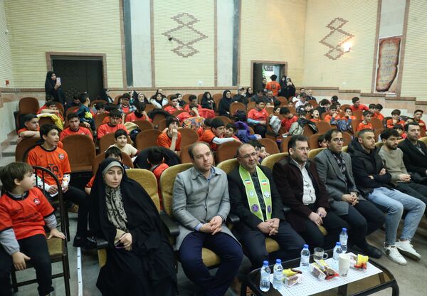 اردوی تمشک با حضور بازیکن محبوب تیم تراکتور