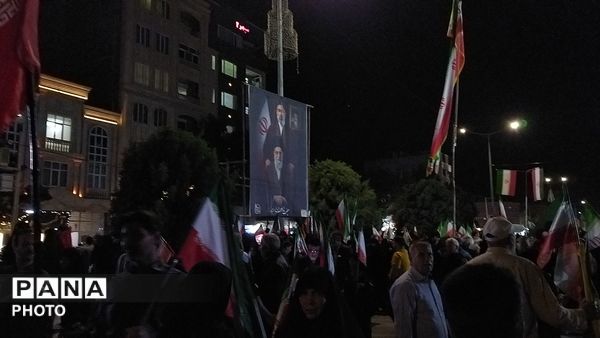 زمزمه های دعا در بلوار فضل نیشابور 