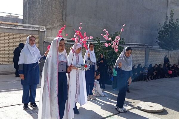 شکوفه‌های لبخند در لردگان نوید سالی پربار در مدارس نیایش و مهرآفرین