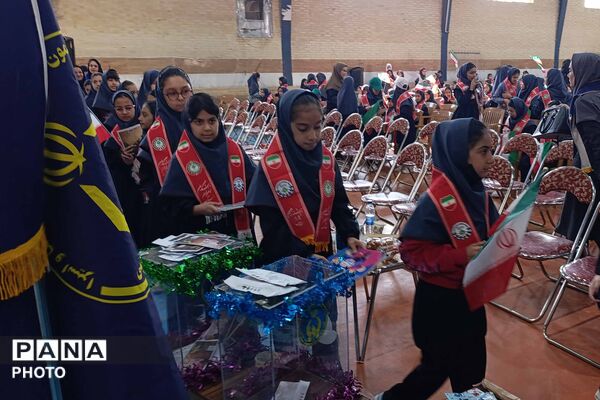 تقسیم مهربانی با شور عاطفه‌ها در مدارس خراسان شمالی