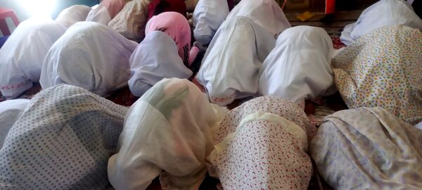 حضور پرشور دانش‌آموزان پایه چهارم دبستان شهید تنیده در نماز جماعت