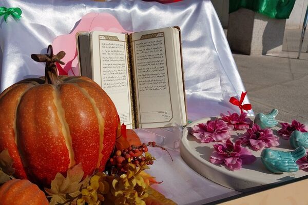 برنامه های شاد و متنوع به مناسبت شب یلدا در مدرسه منتصرین شاهد
