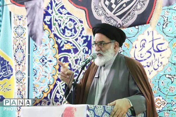 تأکید بر بصیرت و وحدت در نماز جمعه فیروزکوه