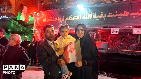 هم‌نوایی فرهنگیان و دانش‌آموزان اهر در سوگواره شبانه رهبر شهید
